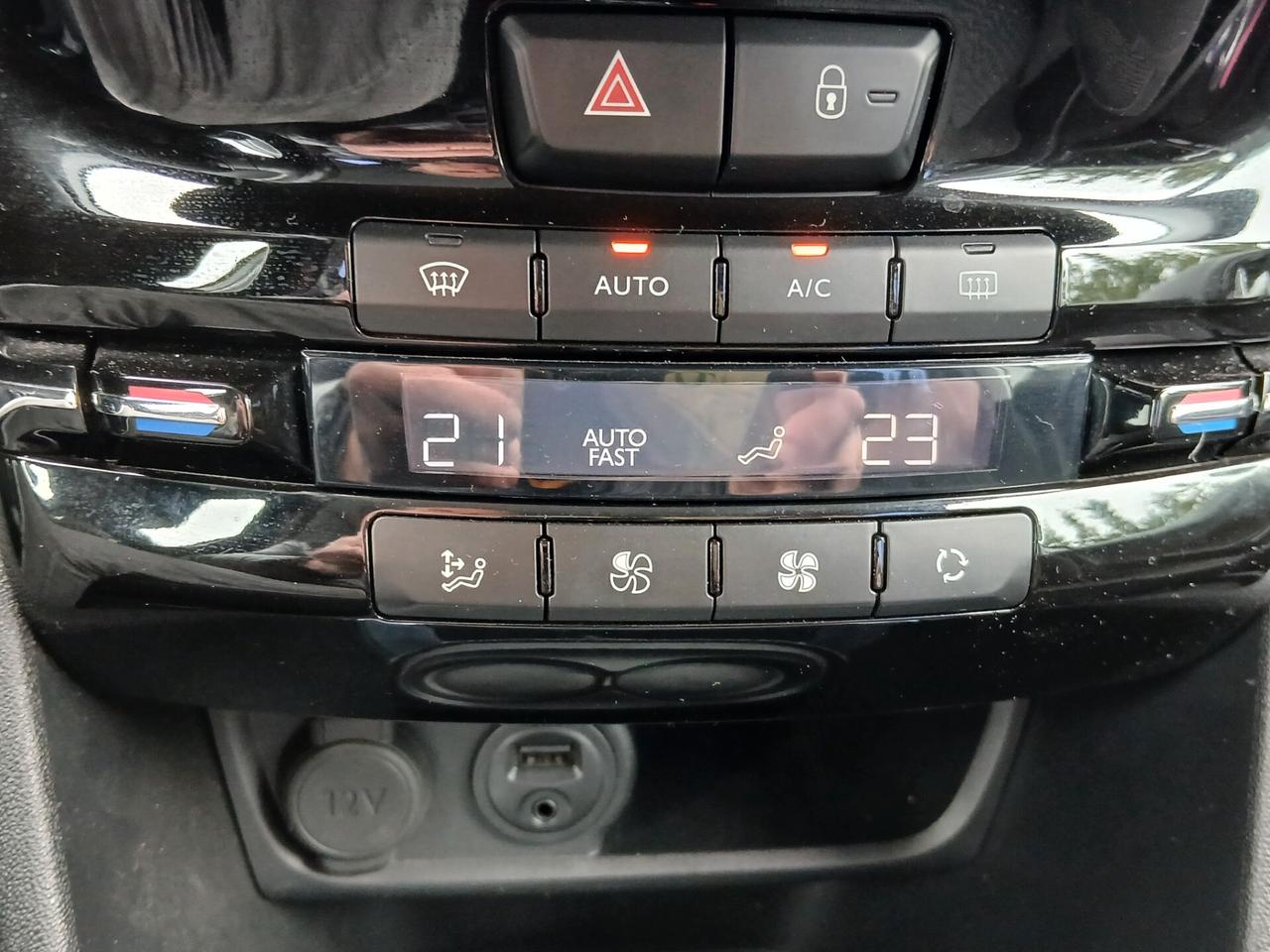 Peugeot 208 KM 81 000 EURO 6B PARI AL NUOVO