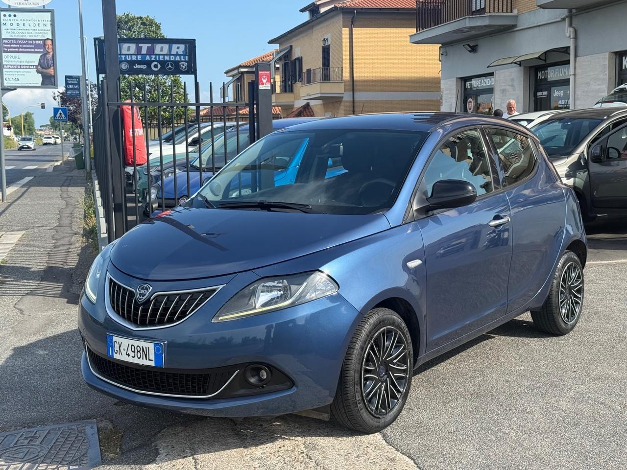 Lancia Ypsilon 1.0 FireFly 5 porte Hybrid Gold