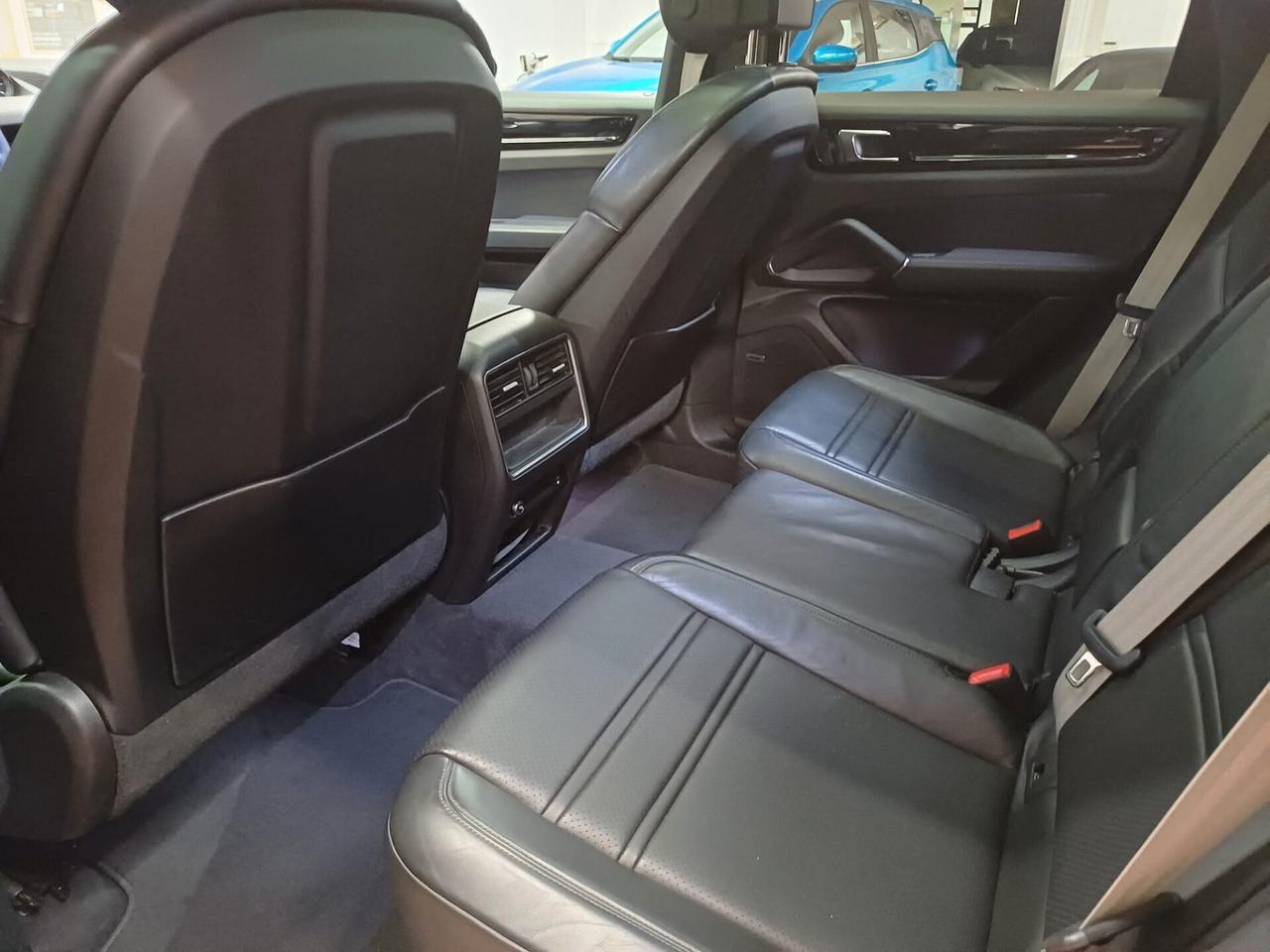 Porsche Cayenne 3.0 V6 Platinum Edition