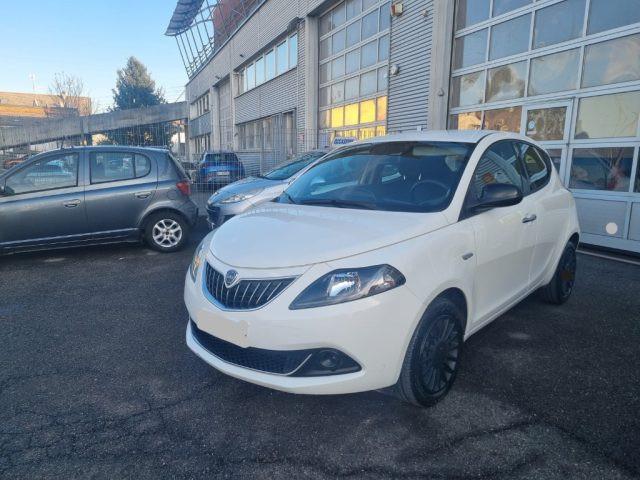 LANCIA Ypsilon 1.0 FireFly 5 porte S&S Hybrid Ecochic Silver