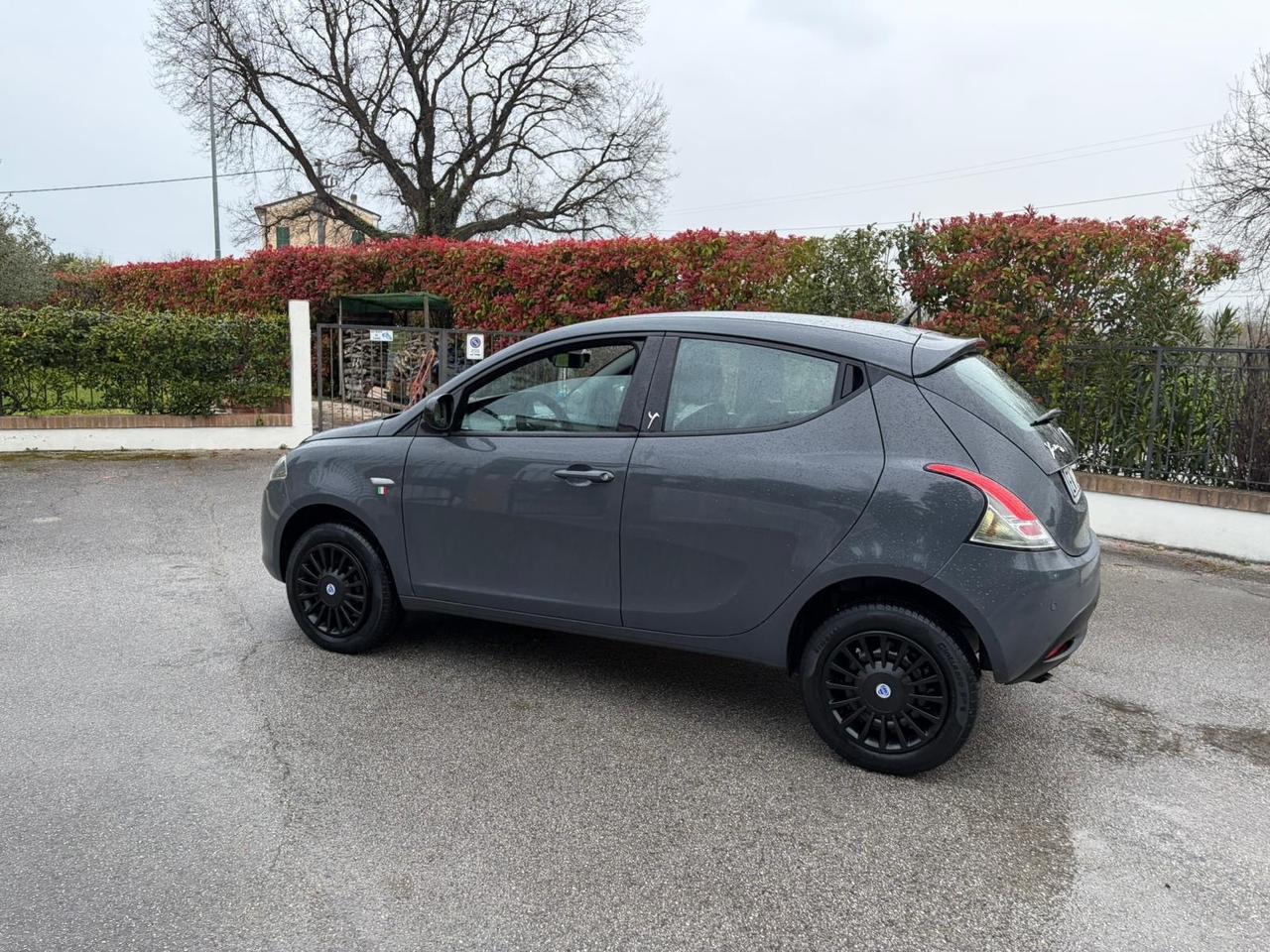 Lancia Ypsilon Metano Ecochic Elefantino