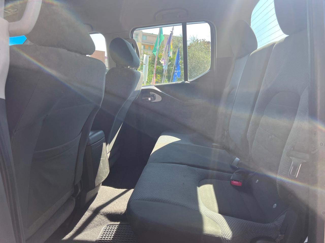 Nissan Navara 2.5 dCi 190CV 4 porte Double Cab LE Plus Restyling