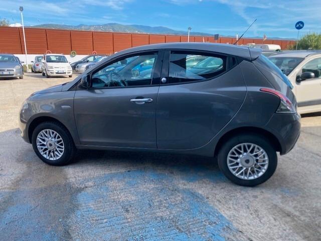 Lancia Ypsilon 0.9 TwinAir 85 CV 5 porte Metano Ecochic Gold