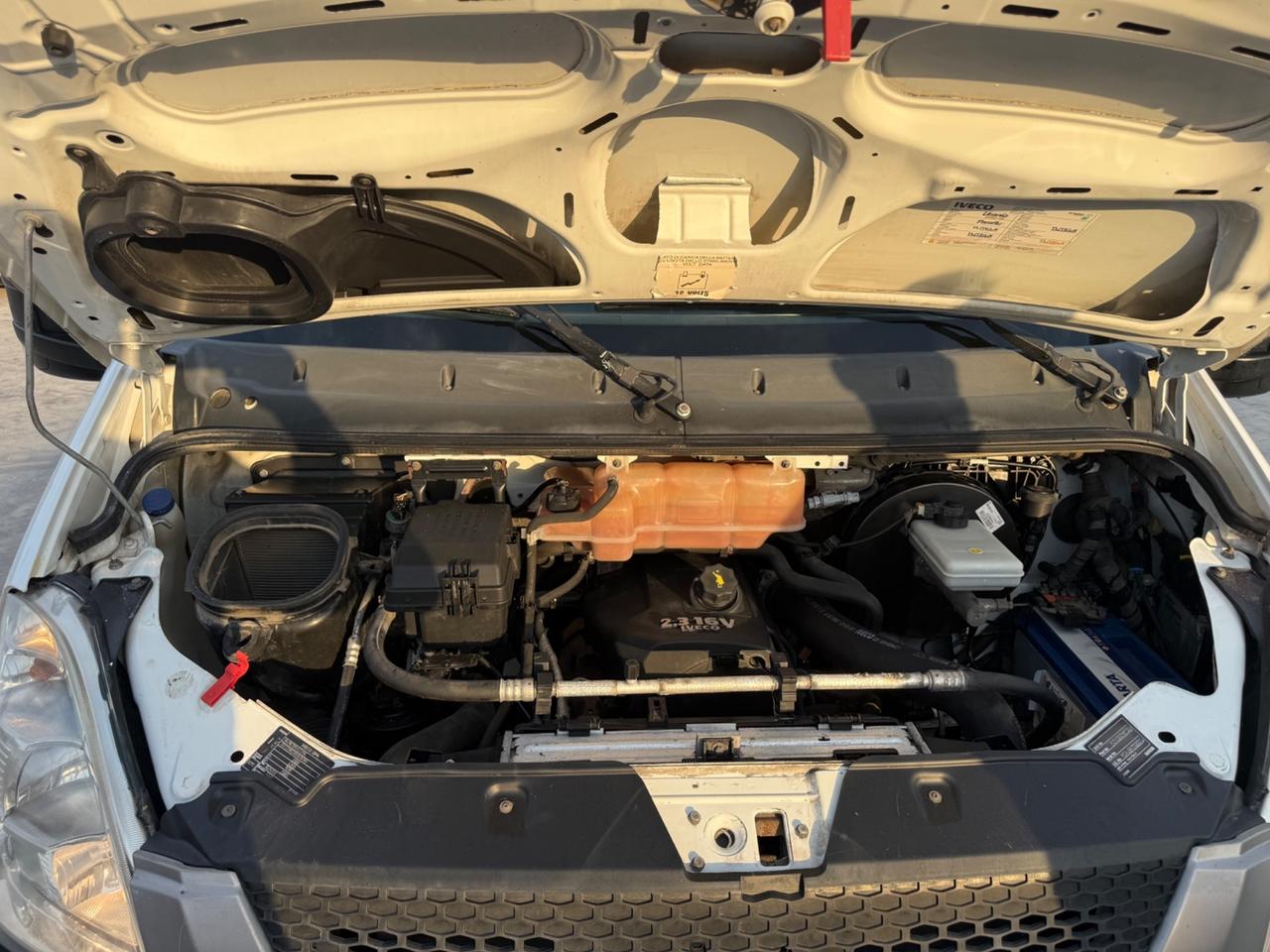 Iveco Daily furgonato 136 cv con clima e vetri elettronici