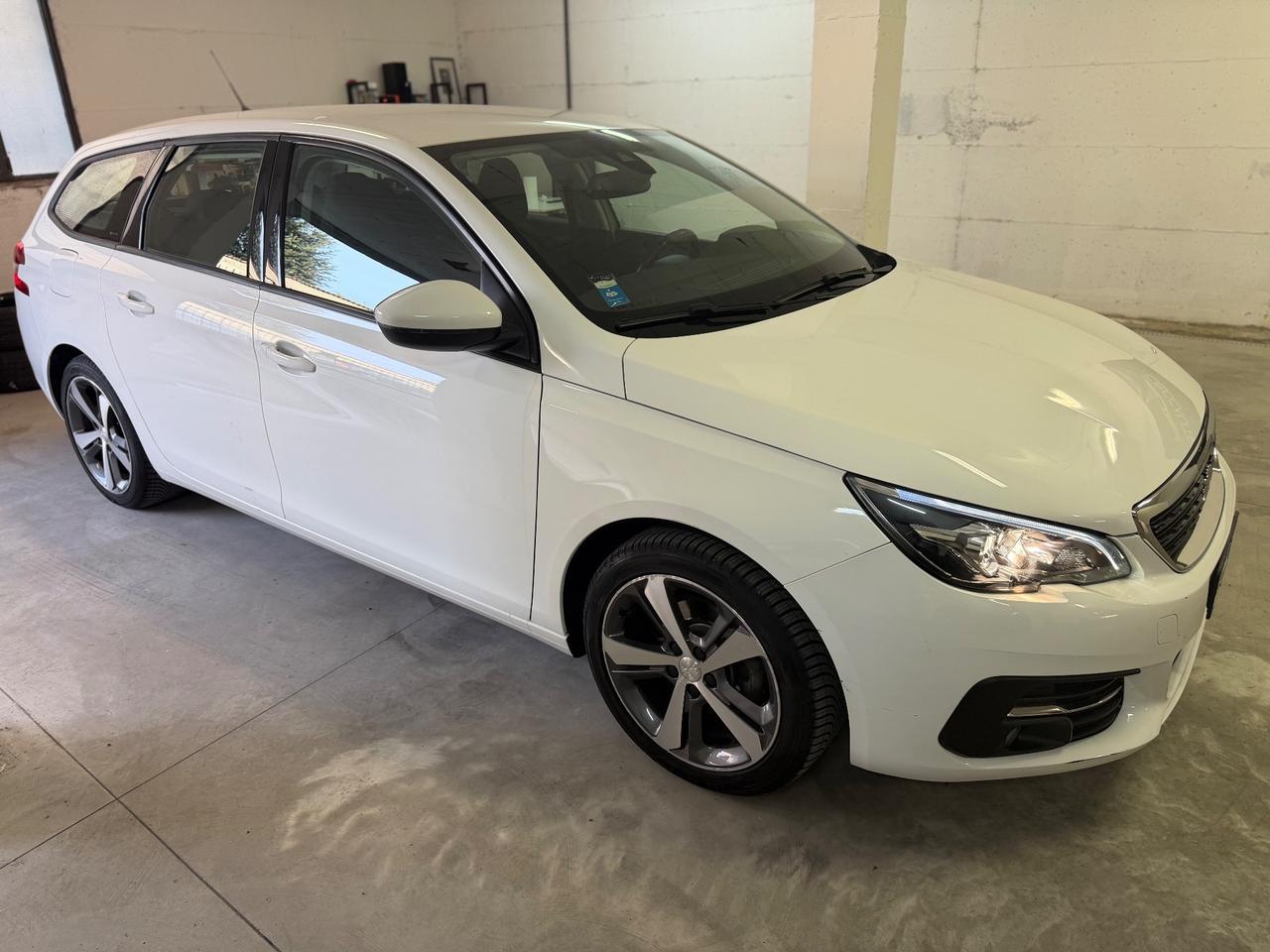 Peugeot 308 BlueHDi 130 S&S EAT6 SW Business