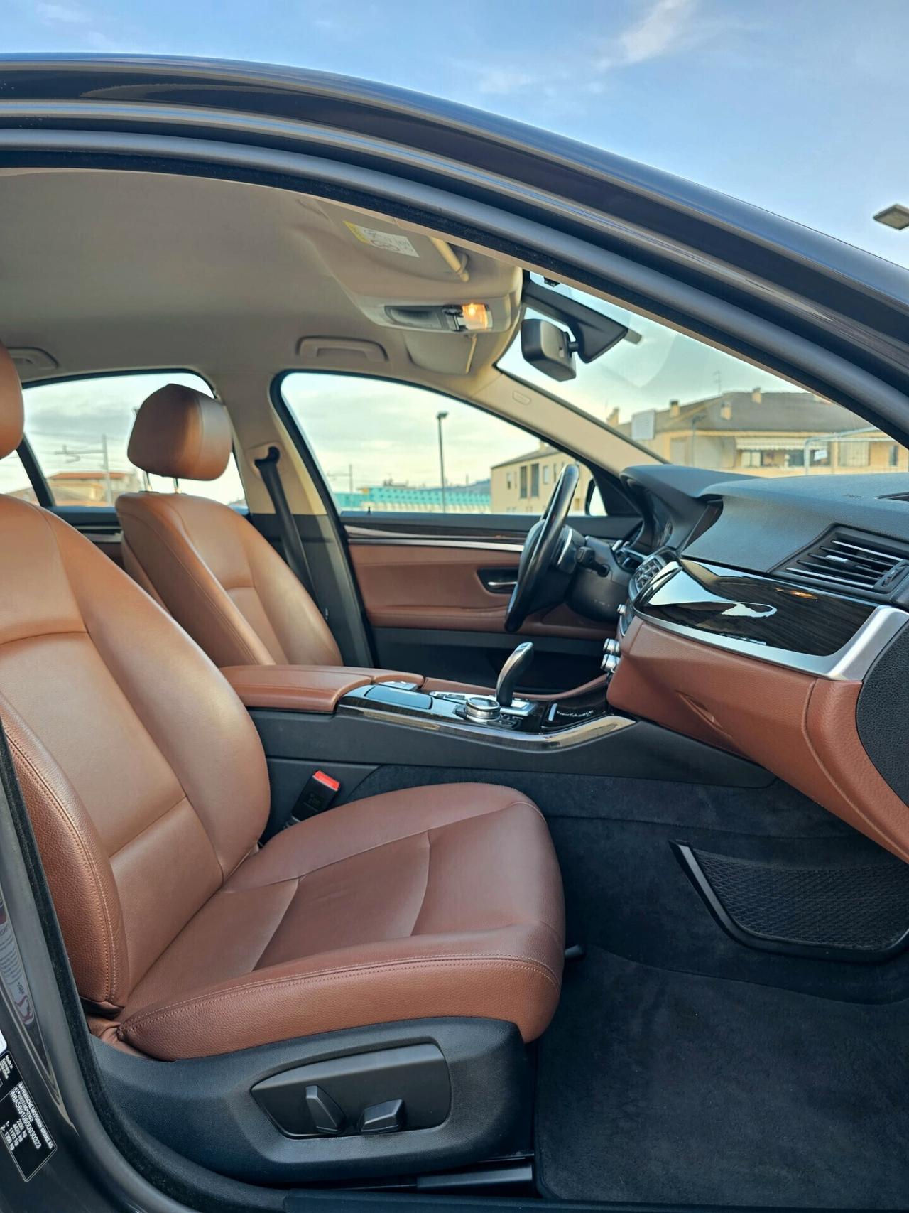 Bmw 520 525d xDrive Luxury