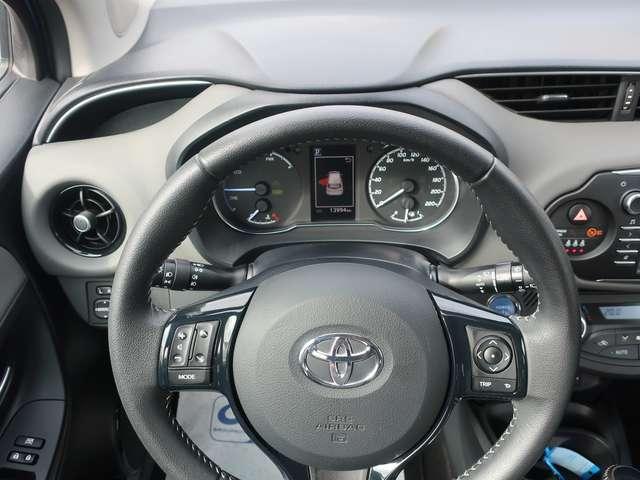 Toyota Yaris Yaris III 2017 5p 1.5h Business