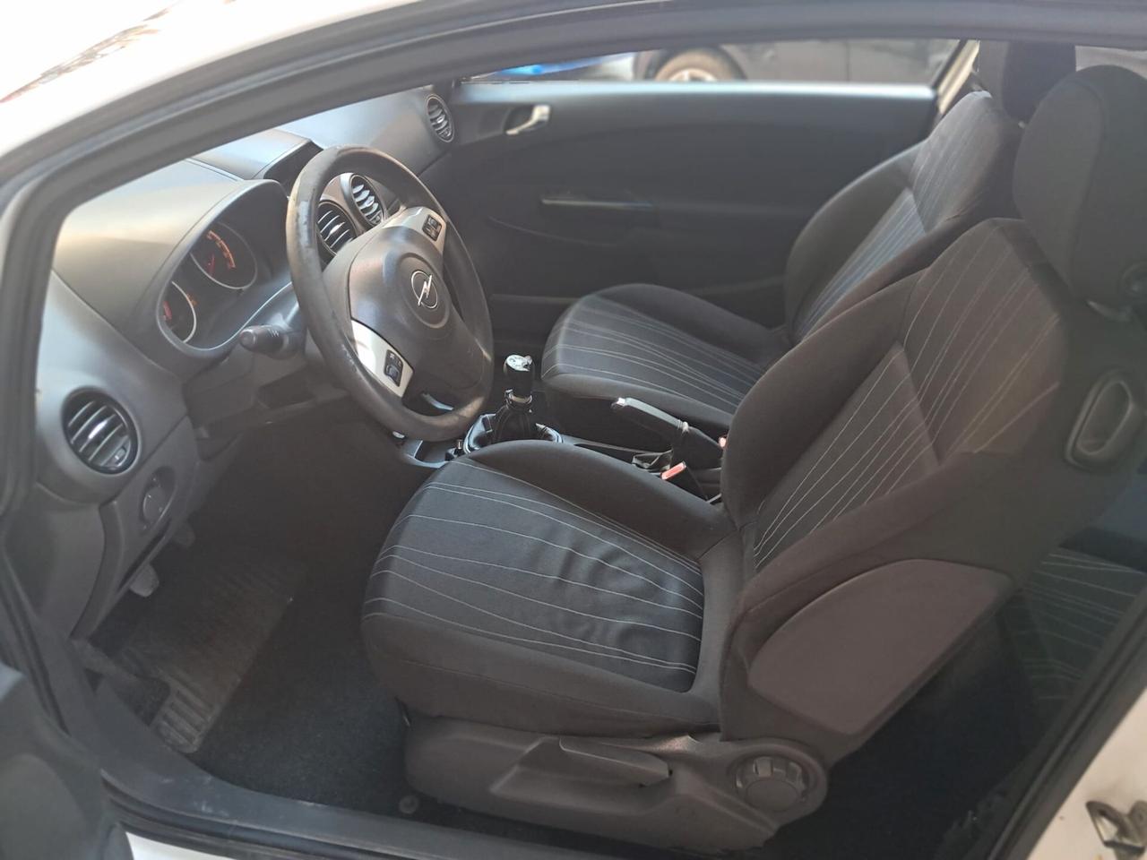 Opel Corsa 1.2 3 porte GPL-NEOPATENTATI-Euro 3590
