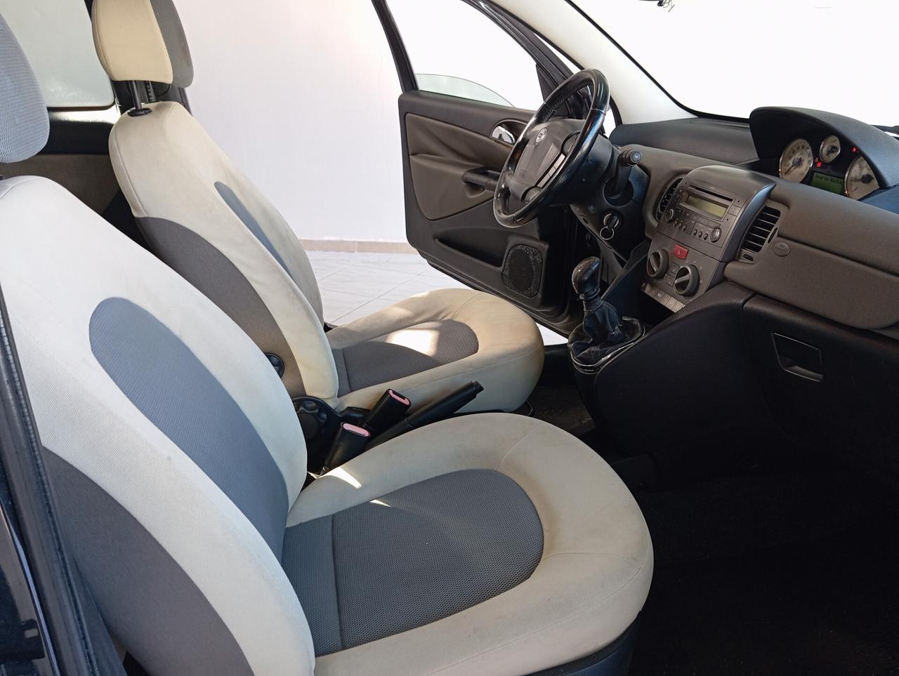 Lancia Ypsilon 1.4 benzina CON GARANZIA