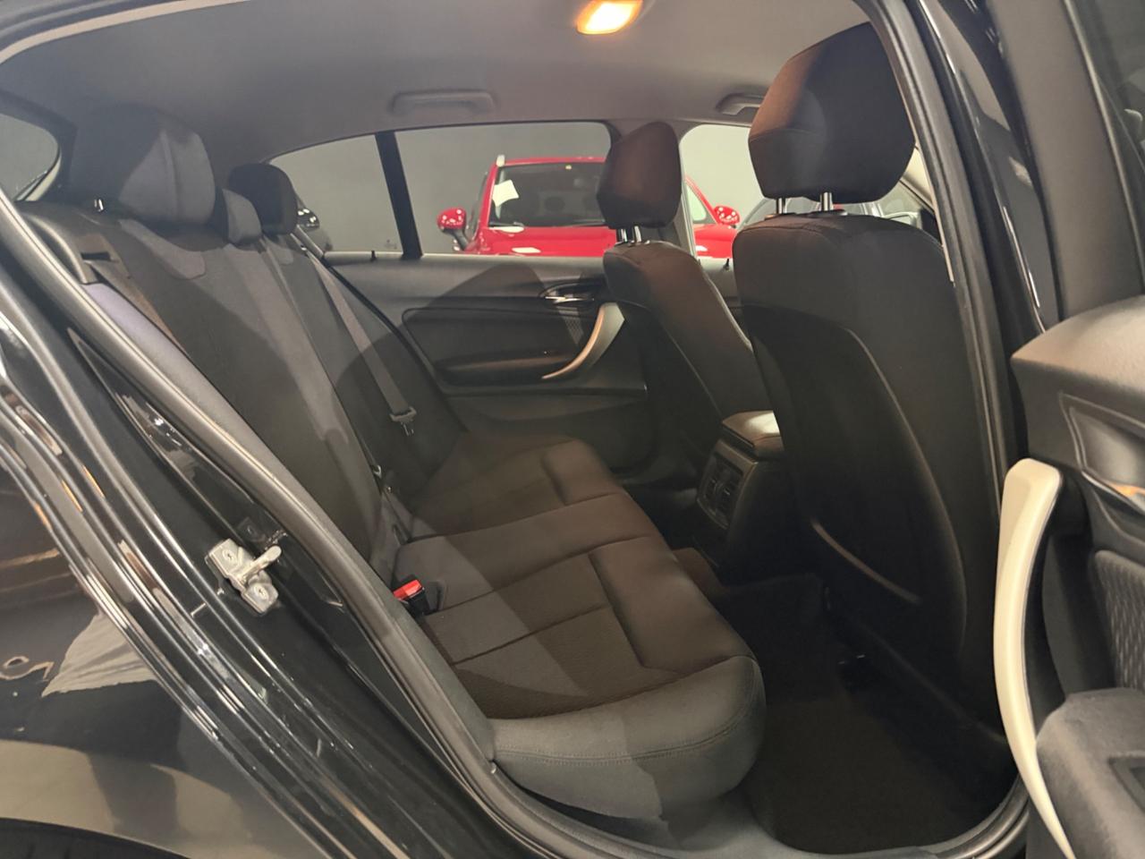 Bmw 118 118d 5p. Urban