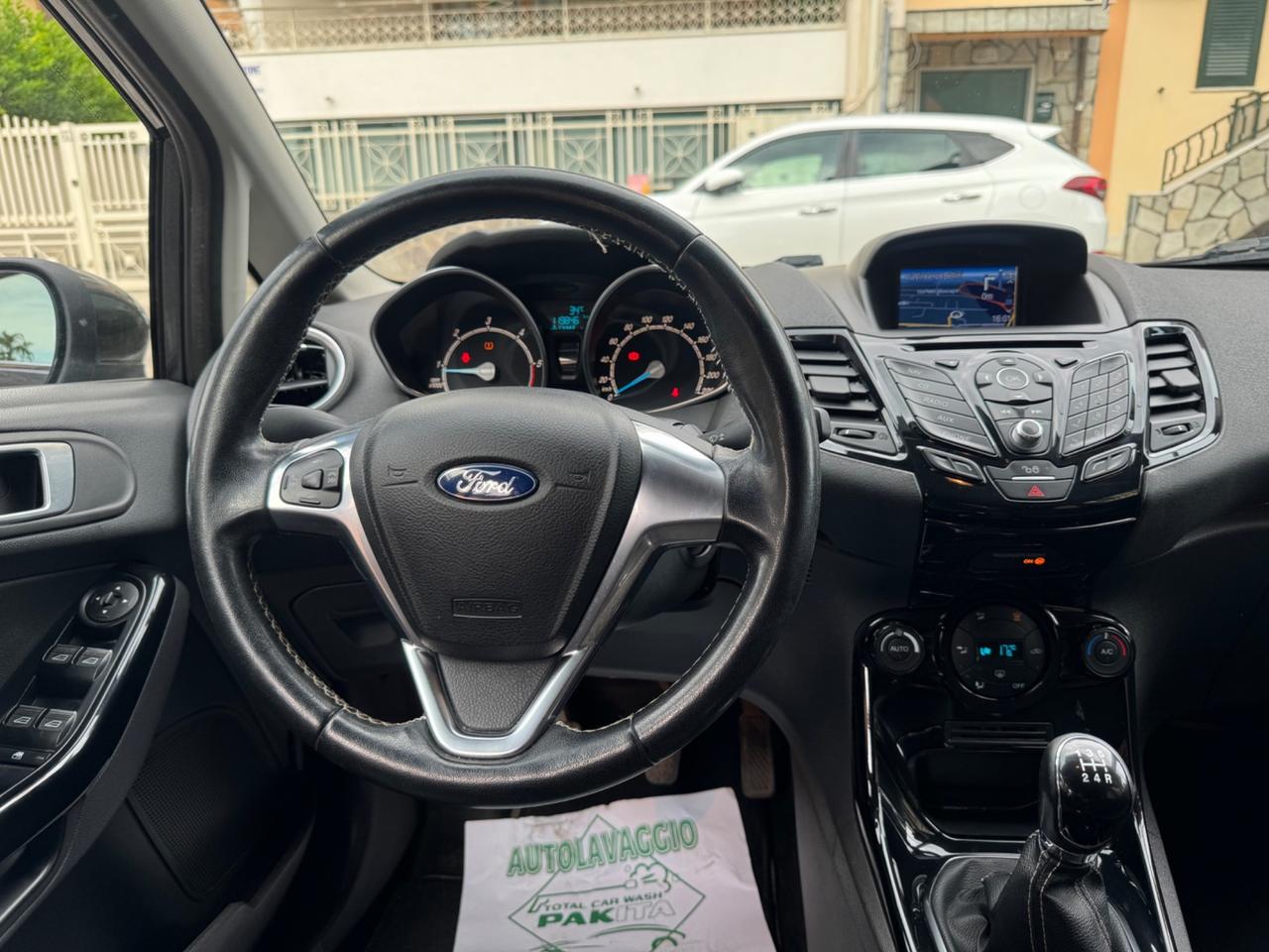 Ford Fiesta 1.5 TDCi 75CV 5 porte Titanium