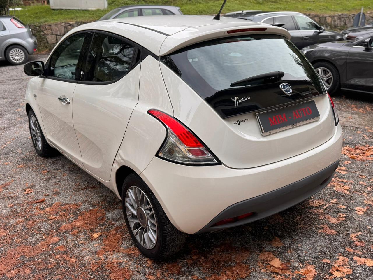 Lancia Ypsilon 1.2 69 CV 5 porte S&S Platinum GARANZIA 1 ANNO
