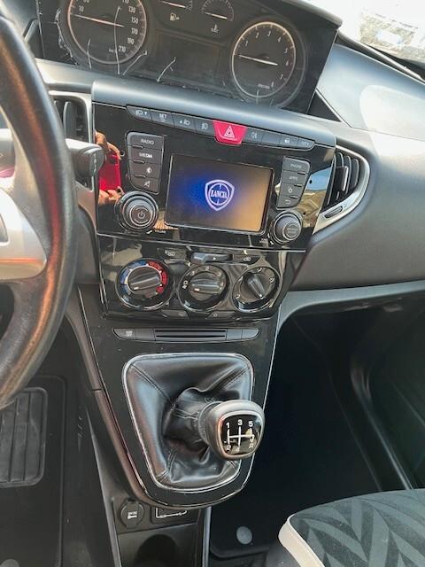 LANCIA YPSILON 11/2017 SOLI 85 MILA KM!