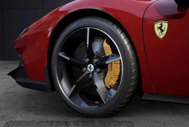 Ferrari 849 Testarossa Delivery 10-2026 Rosso Fiammante Interni Nero Lift/Display pass/Carbonio