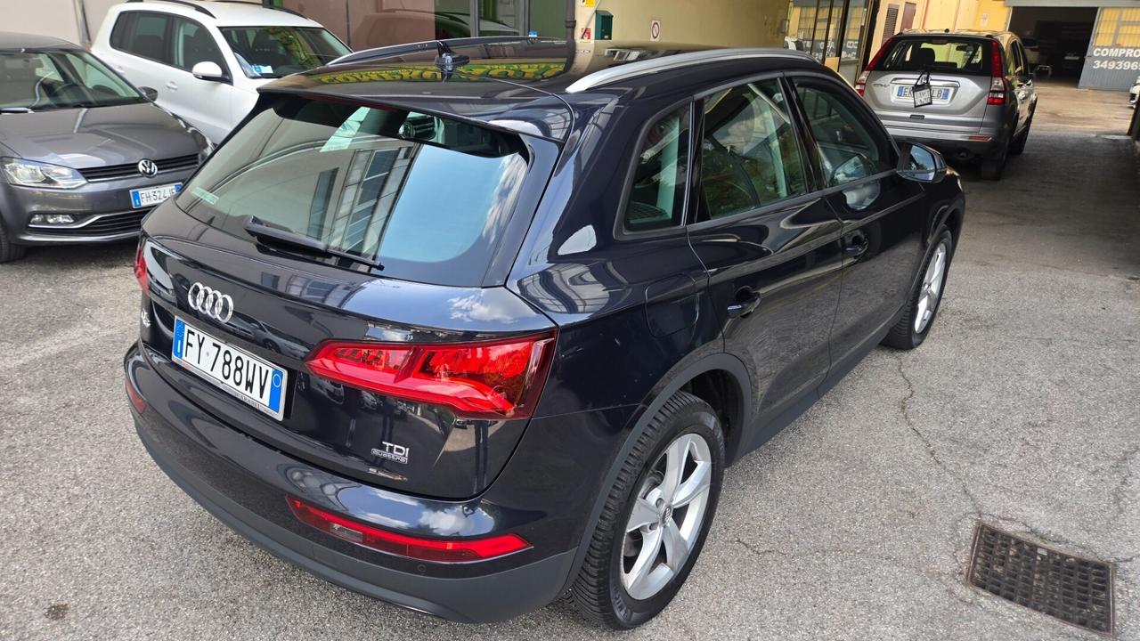 Audi Q5 35 TDI quattro S tronic Business
