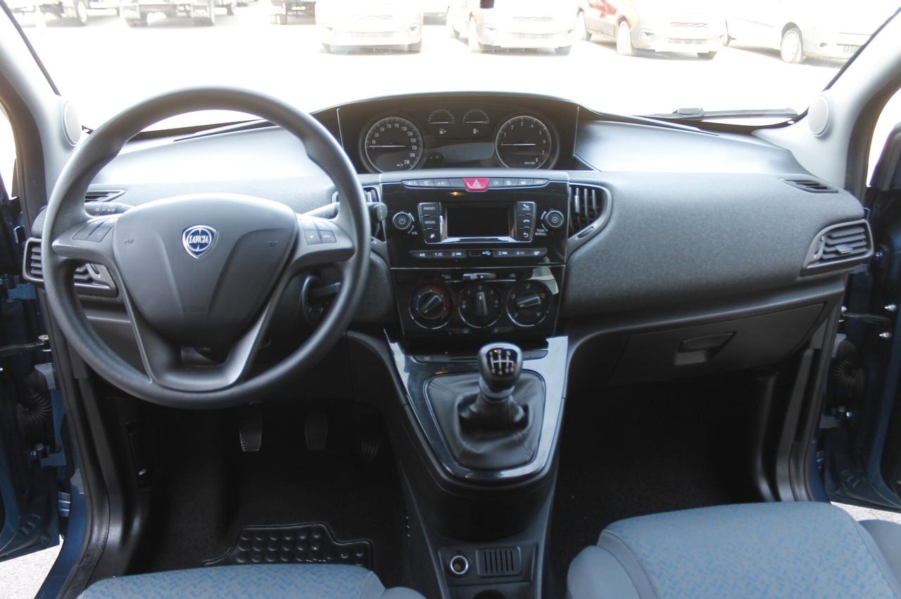 Lancia Ypsilon 1.0 FireFly 5 porte S&S Hybrid Silver