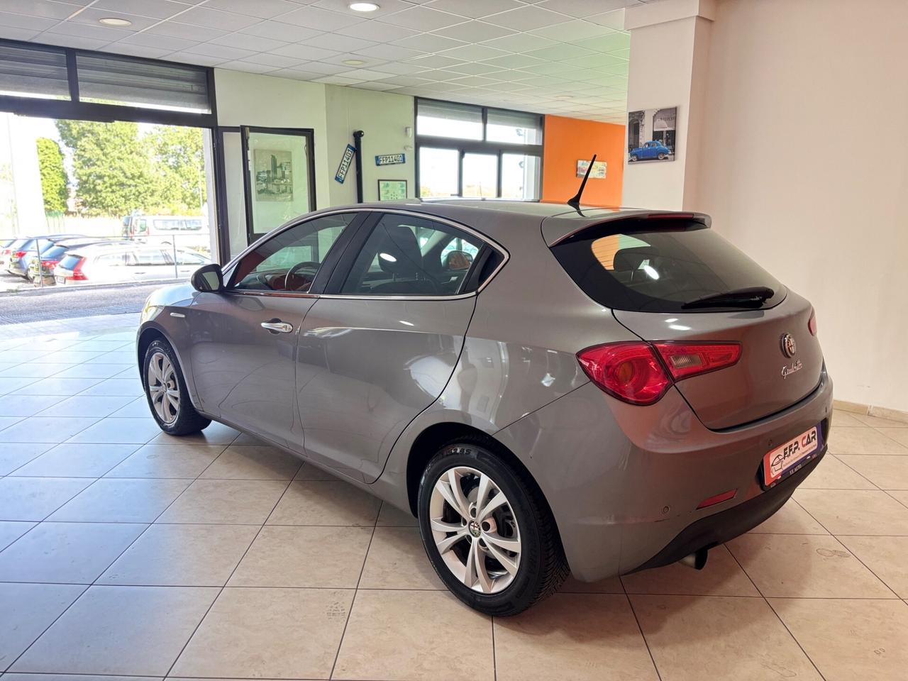 Alfa Romeo Giulietta 1.6 JTDm-2 105 CV Distinctive permute finanziamenti