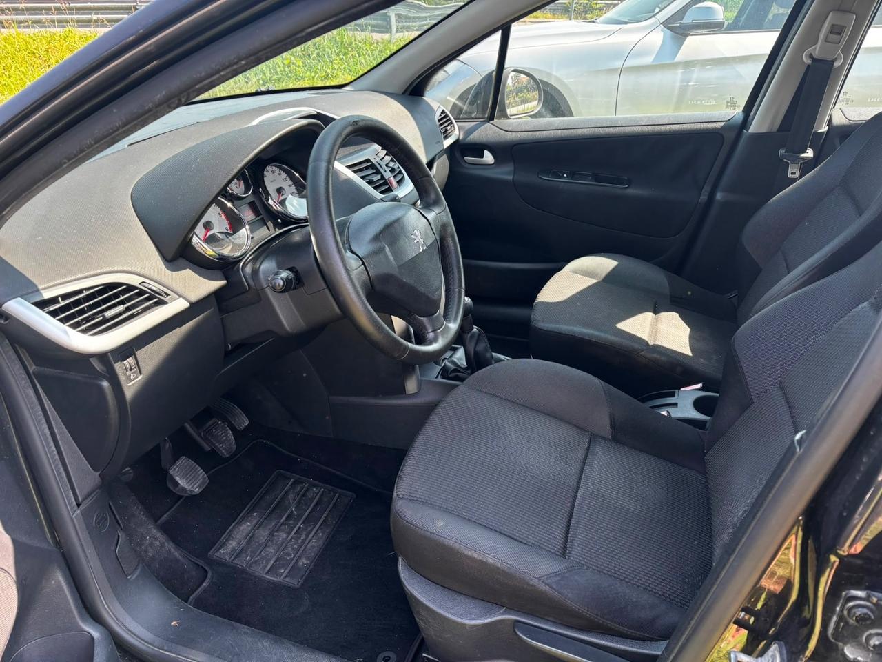 Peugeot 207 1.4 HDi 70CV 5p. Energie IDONEA PER NEOPATENTATI PERMUTABILE