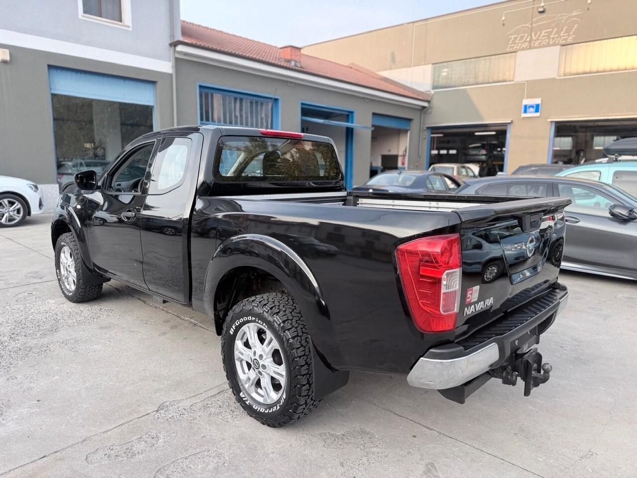 Nissan Navara 2.3 dCi 4WD King Cab Acenta