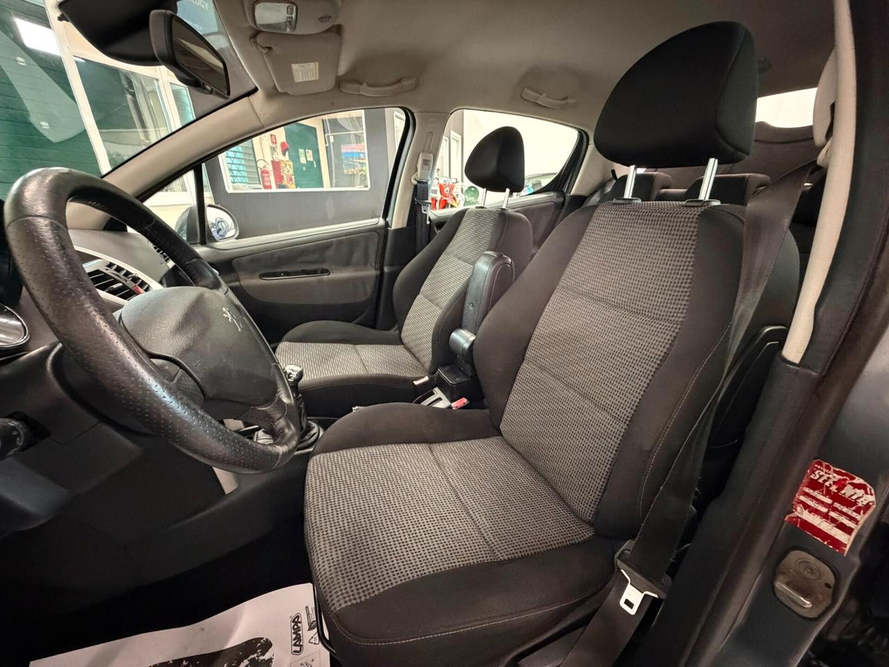 Peugeot 207 1.6 HDi 90CV 5p. XS