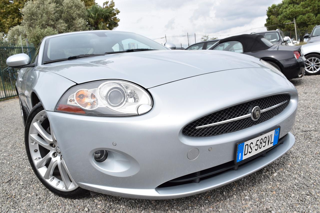 Jaguar XK 4.2 V8 Coupé AUTOM. - CERTIFICATA TAGLIANDATA NAVI CRUISE SENSORI PELLE