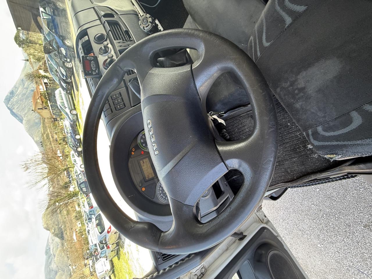 IVECO Eurocargo E5 100E22 con sponda idraulica e sospensioni regolabili/automatiche