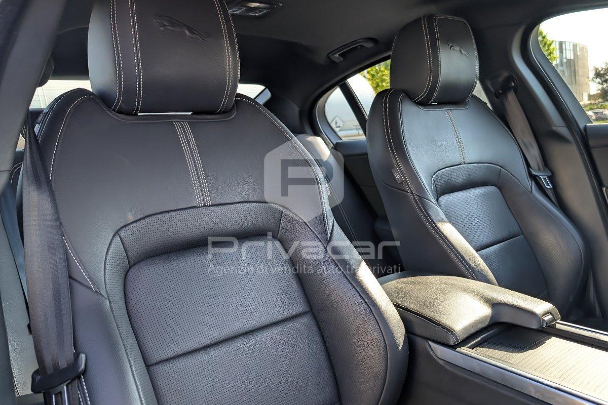 JAGUAR XE 2.0 D 204 CV AWD aut. R-Dynamic Black