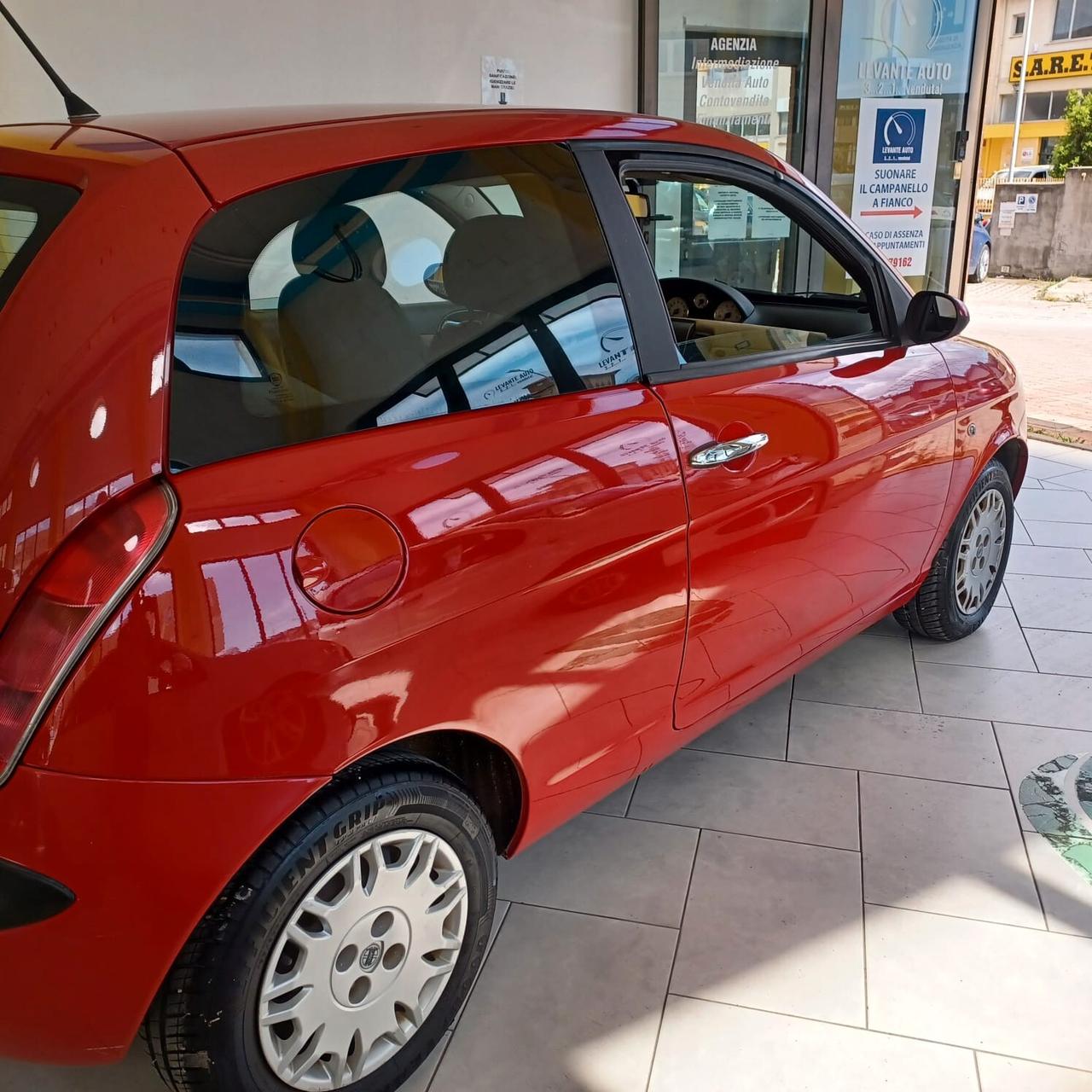 LANCIA YPSILON 1.3 MJTD NEOPATENTATI