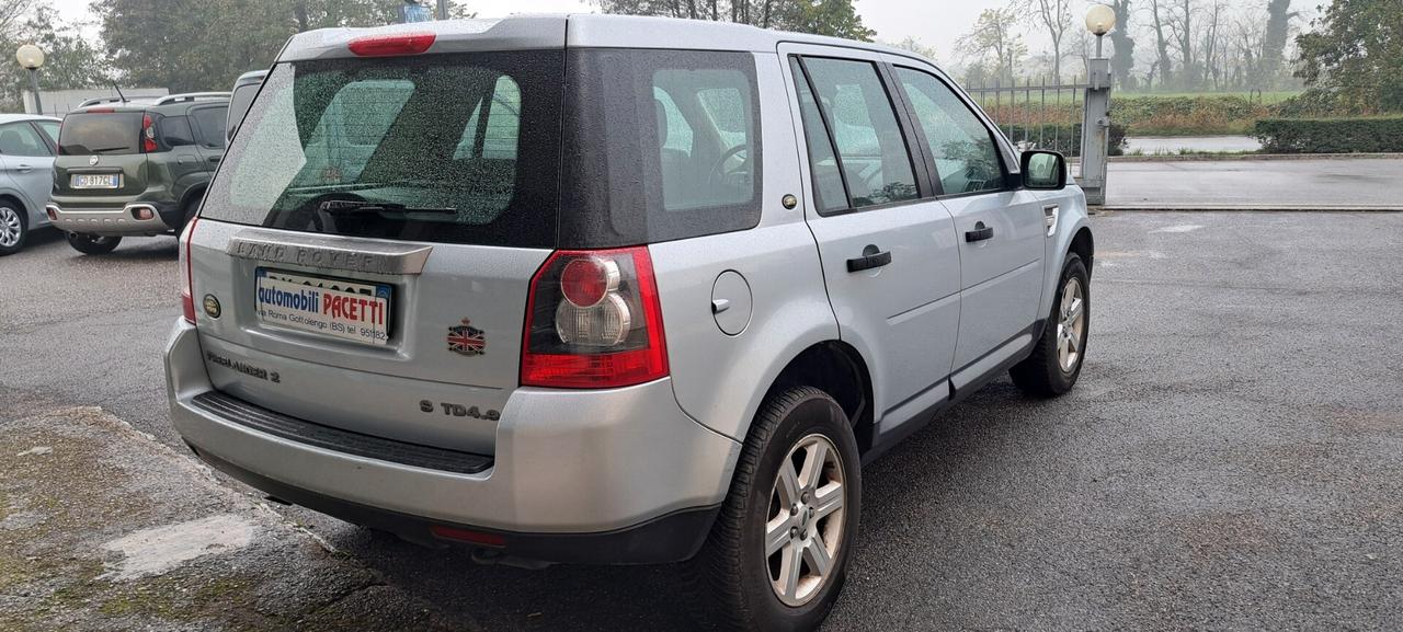 Land Rover Freelander 2 2.2 TD4 S