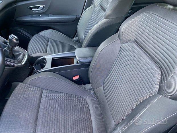 RENAULT Grand Scenic Blue dCi 120 CV Sport Editi