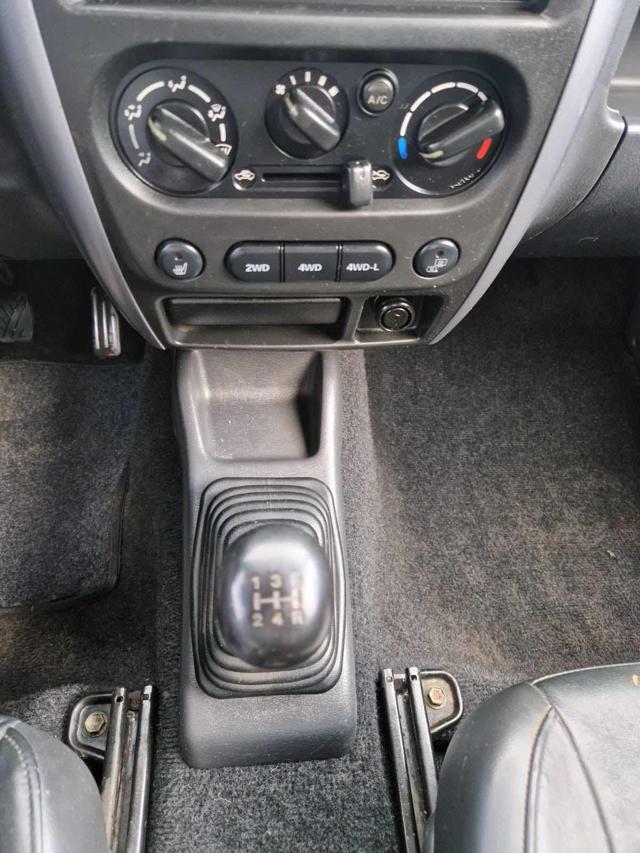 SUZUKI Jimny 1.3i 16V cat 4WD JLX Più