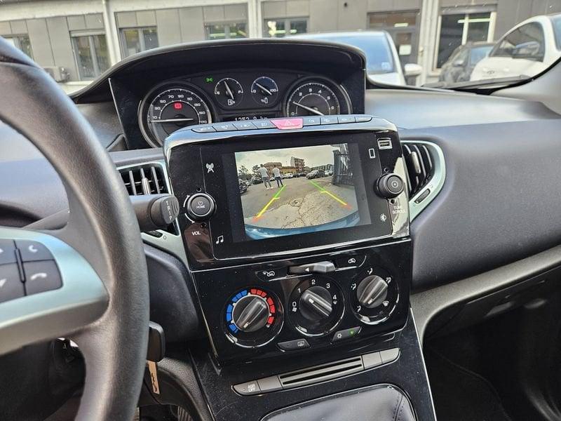 Lancia Ypsilon 1.0 FireFly 70cv Hybrid