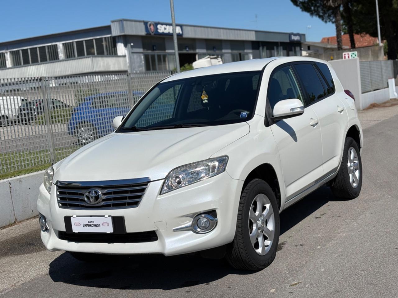 Toyota RAV 4 RAV4 2.2 D-4D 150 CV Lounge
