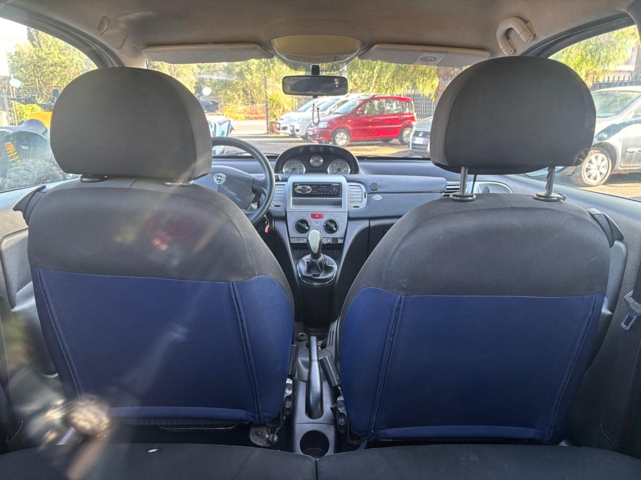 Lancia Ypsilon 1.3 MJT 75 CV Platino