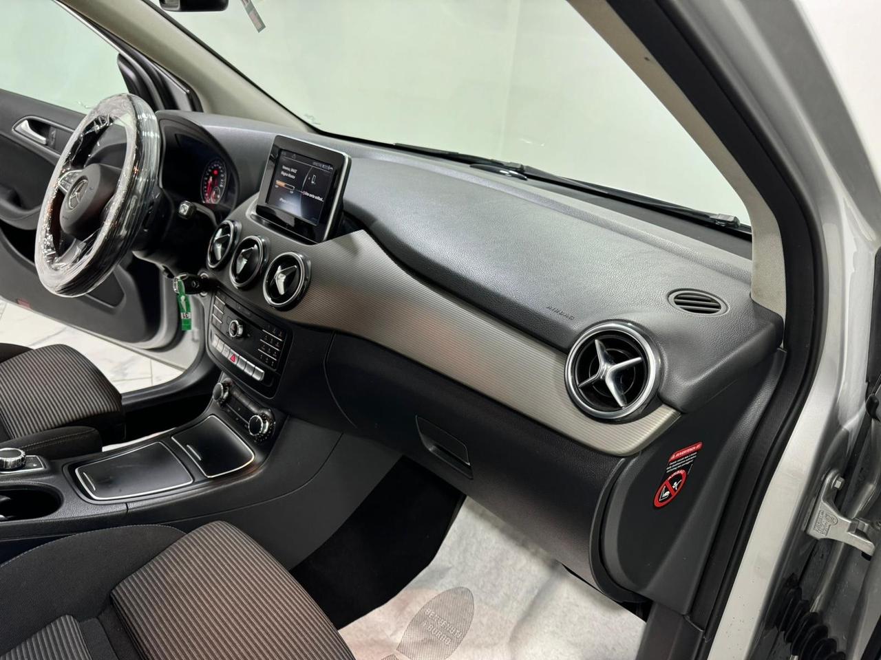 Mercedes-benz B 180 B 180 d Automatic Premium