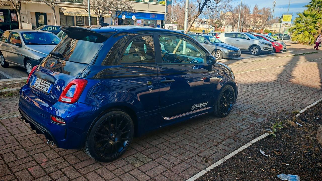 Abarth 595 1.4 Turbo T-Jet 165 CV Monster Energy Yamaha
