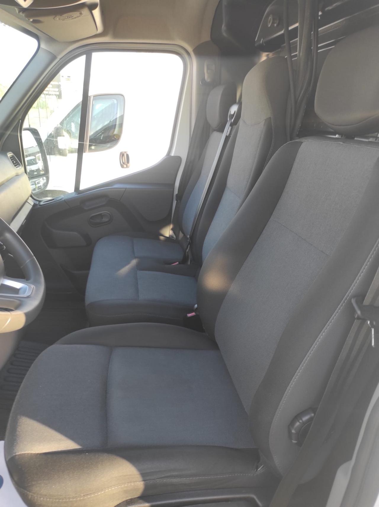 Renault Master T33 2.3 dCi 135 L2H2 Coibentato Iva Compresa