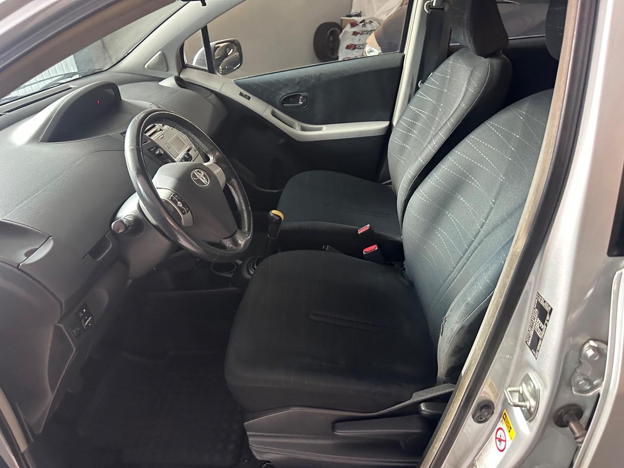 Toyota Yaris 1.0 5 porte Sol