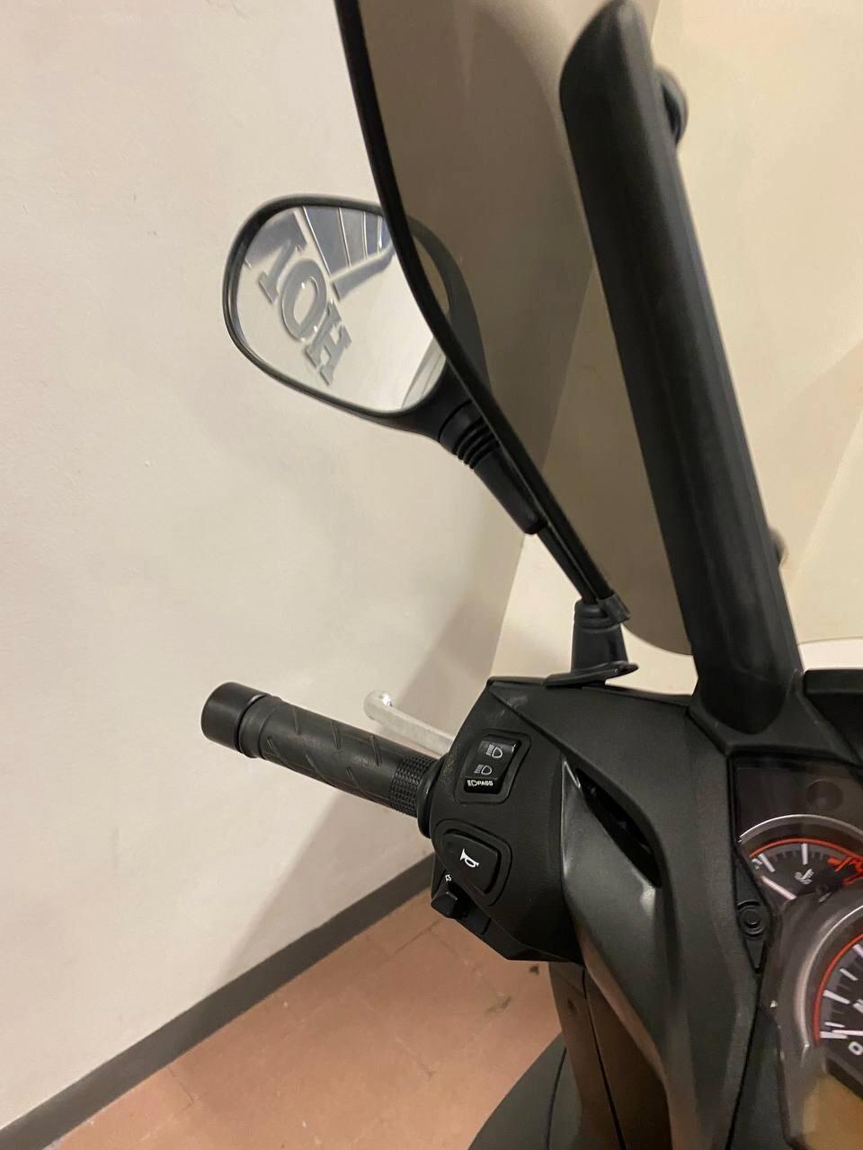 Honda SH 300 i sporty