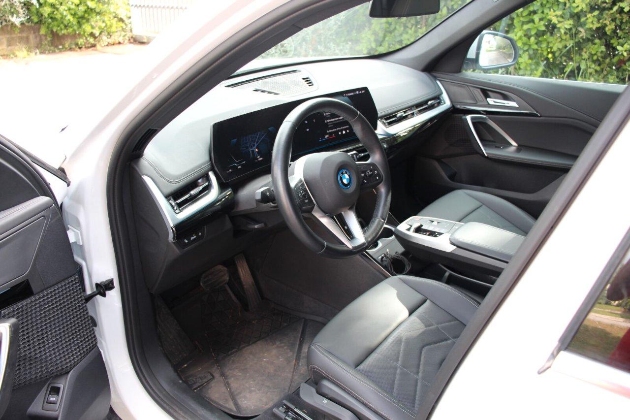 BMW iX1 edrive 20 X-Line
