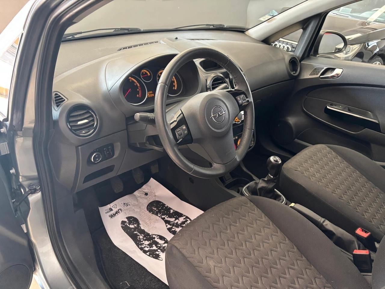 OPEL CORSA ANNO 2013 BZ GPL ADATTA NEOPATENTATI KM 72 MILA