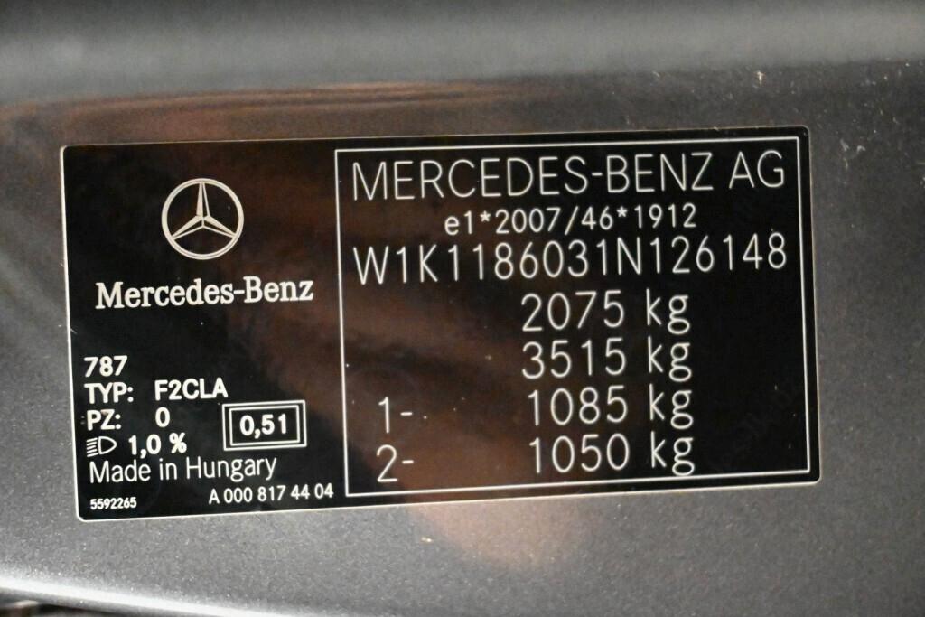 Mercedes-benz CLA 180 SHOOTING BREAK 180D 116CV AUTOMATIC BUSINESS SOLUTION ( FARI LED - PDC NAVI )