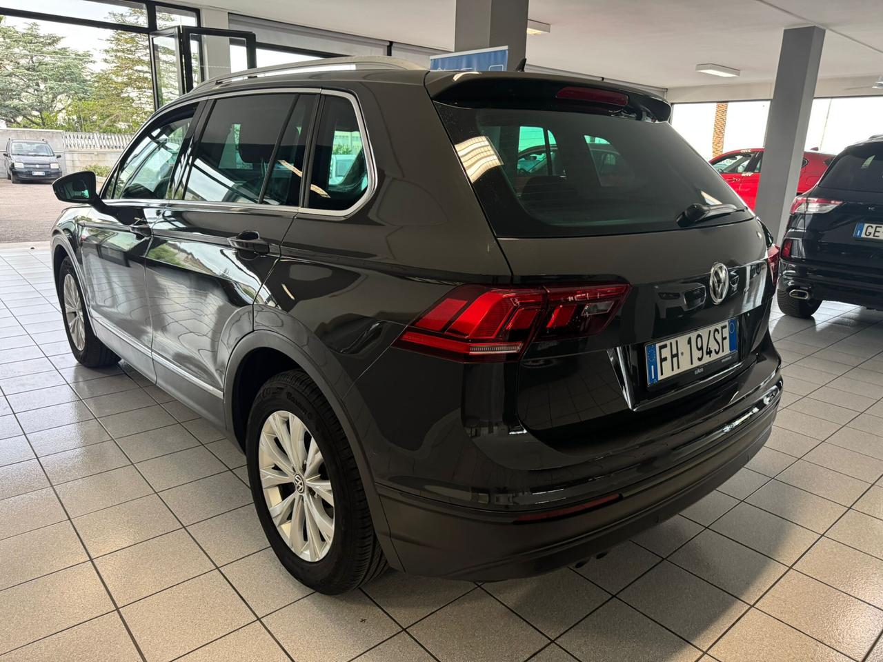 Volkswagen Tiguan 1.6 TDI Business AutoPark/Sensori/Navi