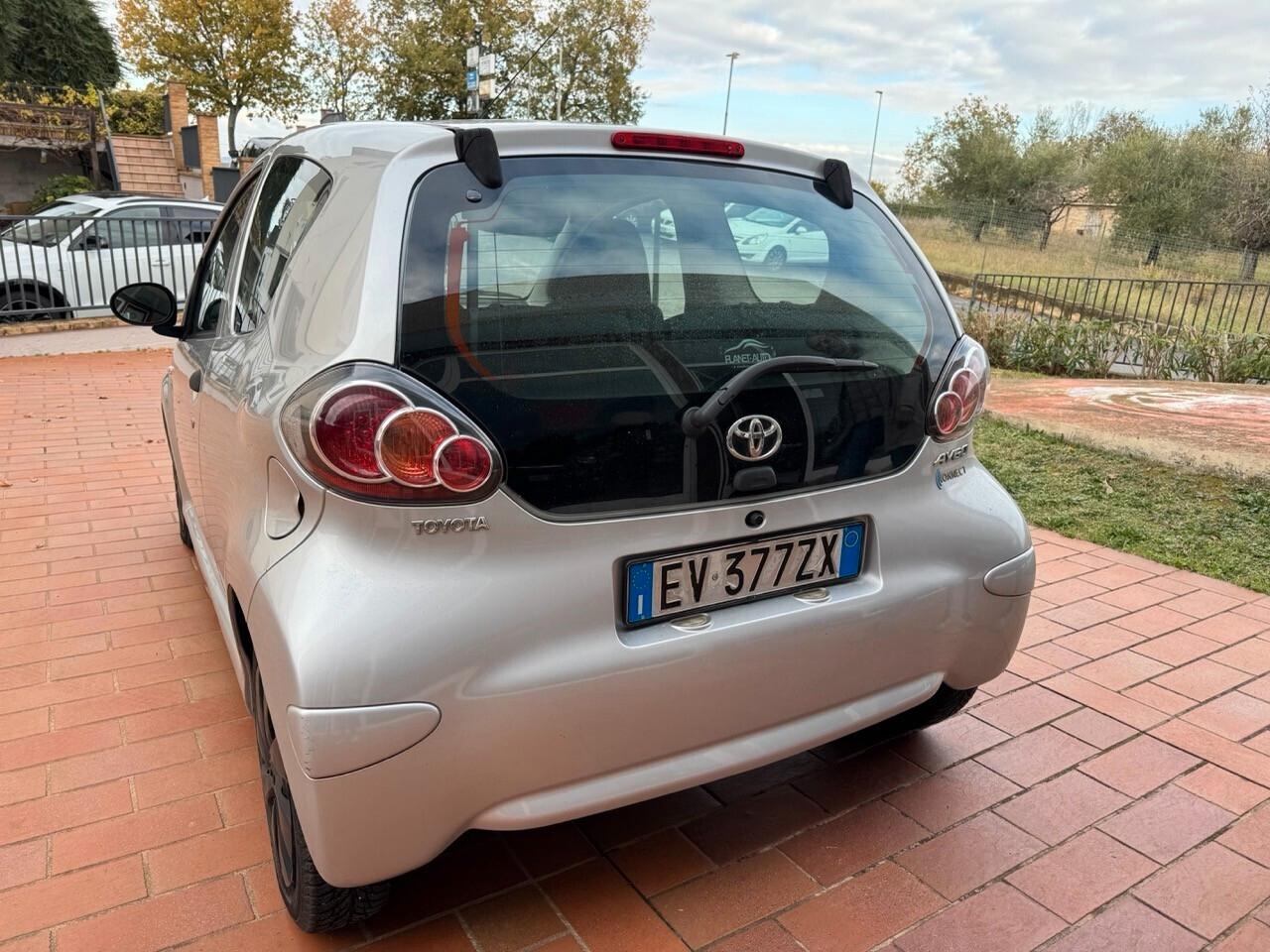 Toyota Aygo Connect da 99 euro al mese, ok neopatentati - garanzia