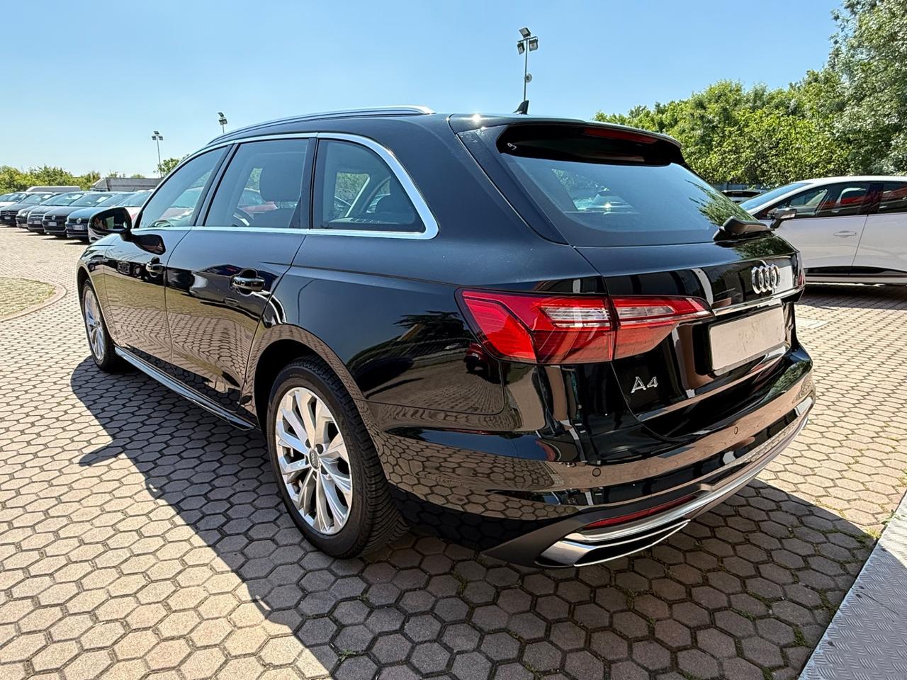 Audi A4 Avant 40 TDI quattro S tronic Business Advanced
