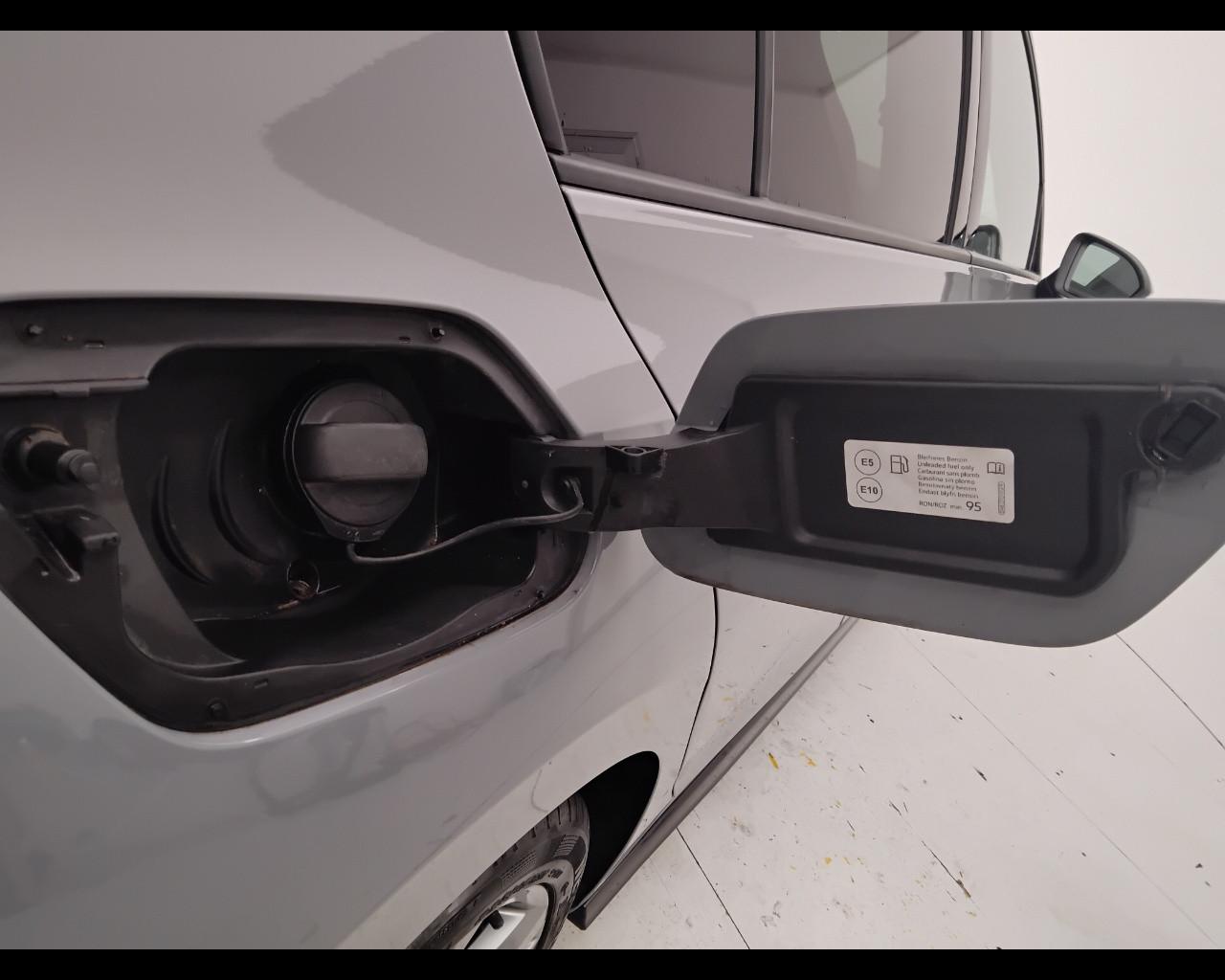 VOLKSWAGEN Golf VIII 2020 - Golf 1.5 tsi evo R-Line 130cv