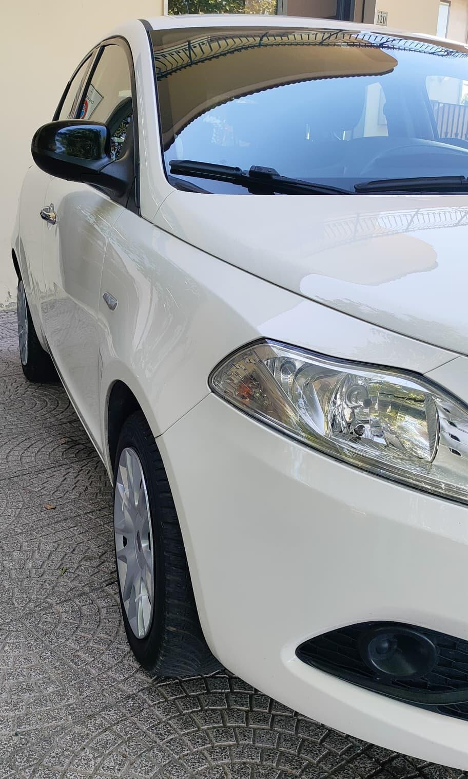 Lancia Ypsilon 1.2 69 CV 5 porte S&S Gold