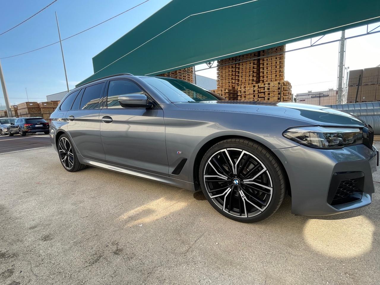 SOLO DA QUALITYCARS PESCARA : Bmw 520 520d 48V xDrive Touring Msport ibrida/diesel