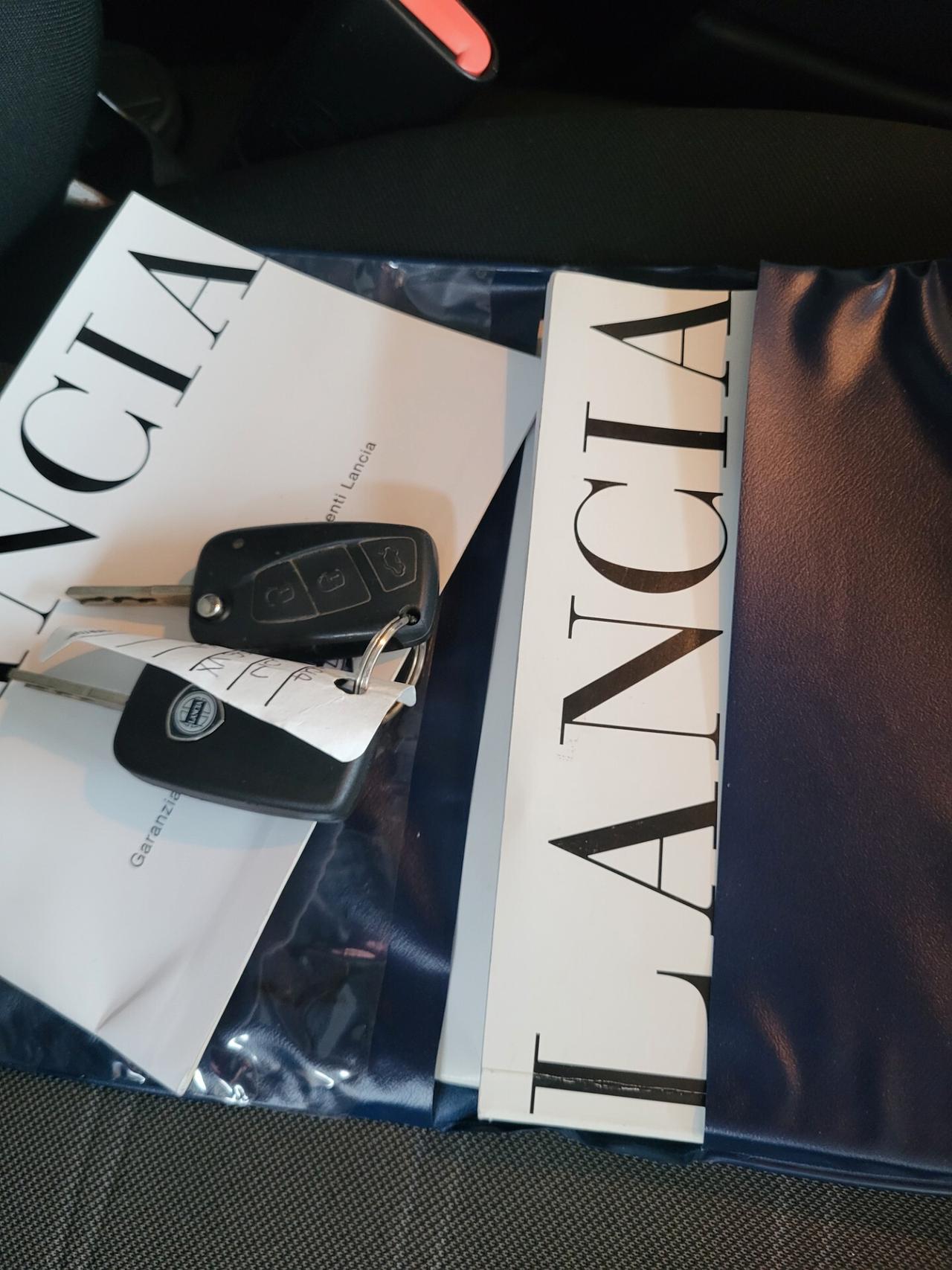 Lancia Ypsilon 1.2 Argento