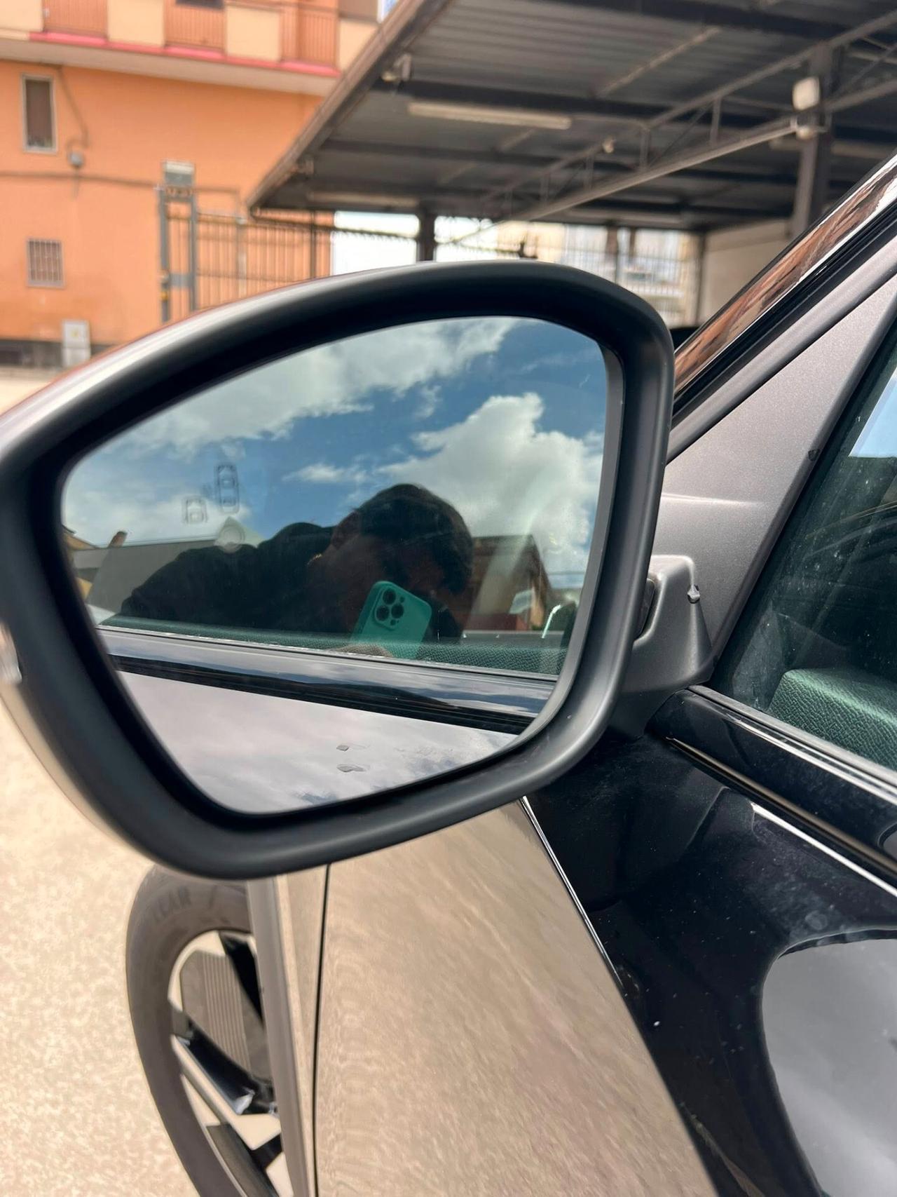 Peugeot 2008 Hybrid 145 e-DCS6 GT